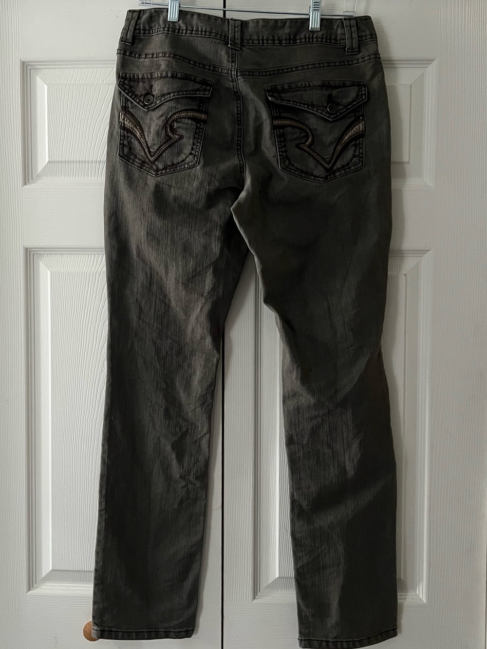 LIKE NEW! Inc. Denim Regular Fit Skinny Leg Jeans - Picture 3 of 9
